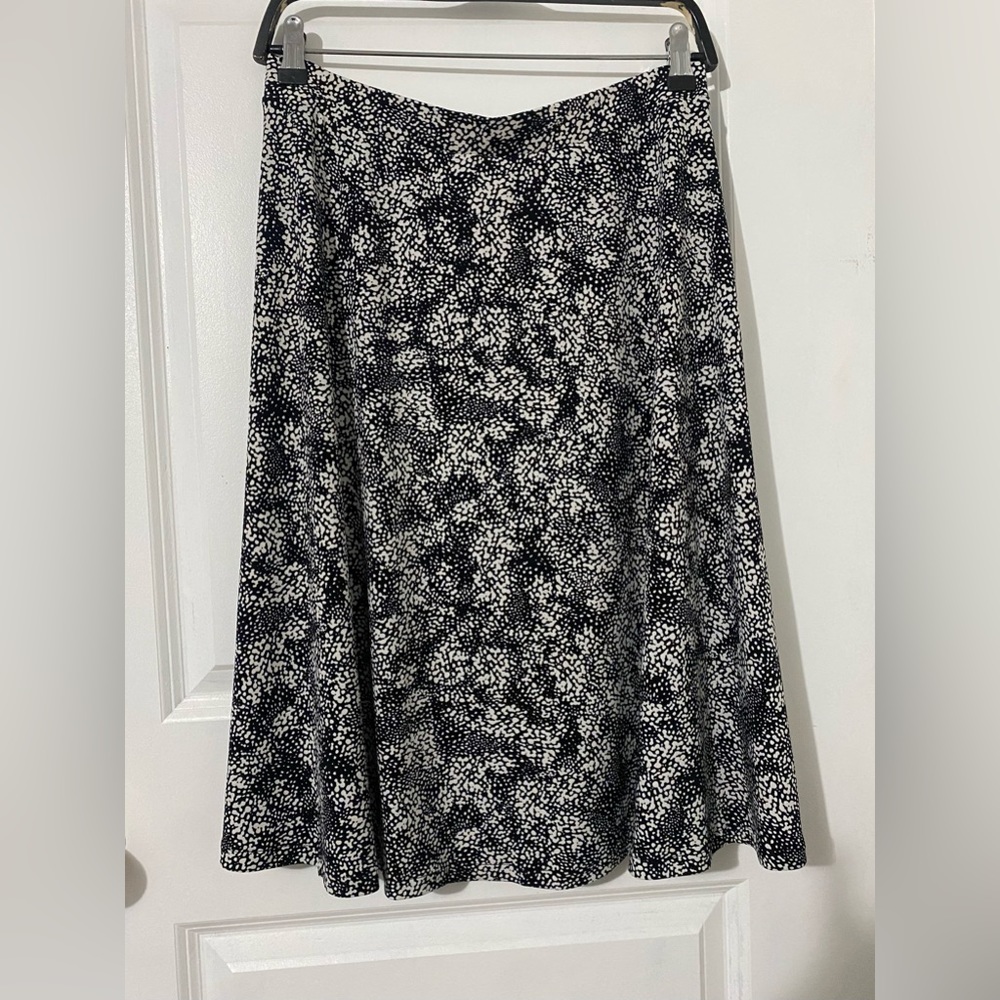 Black and white women’s skirt